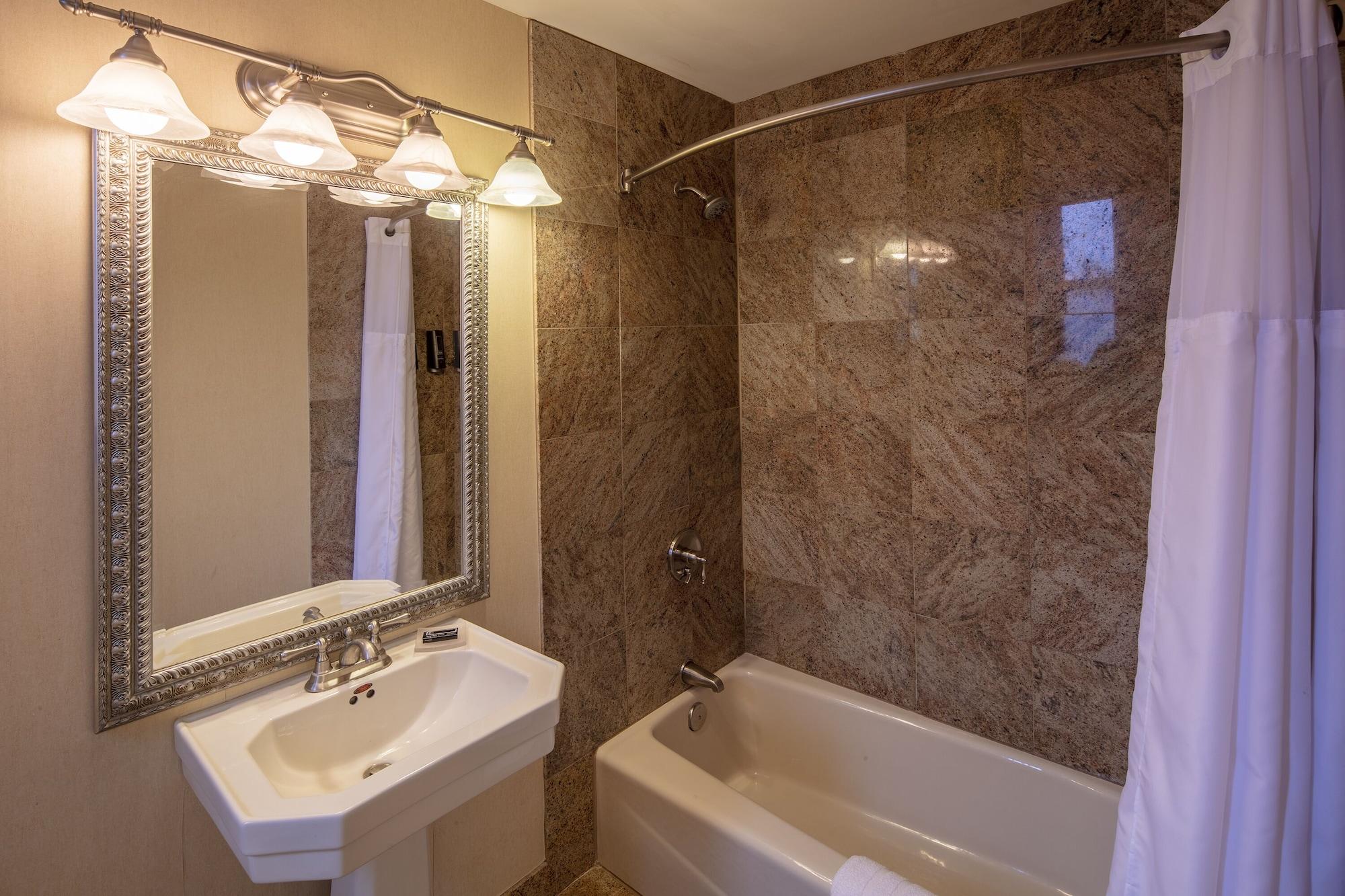 Collegian & Suites, Trademark Collection By Wyndham
