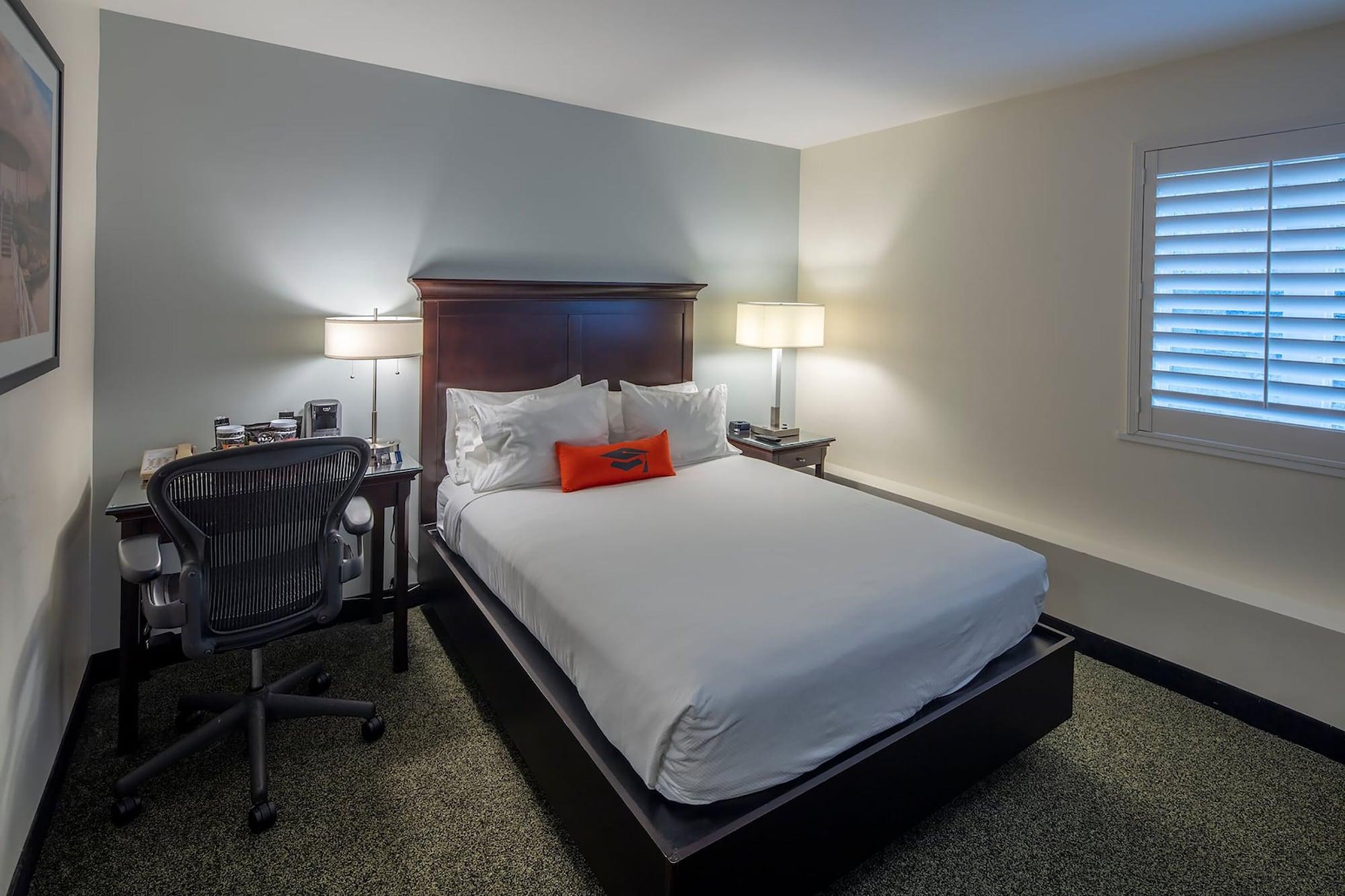 Collegian & Suites, Trademark Collection By Wyndham Hotel 4*