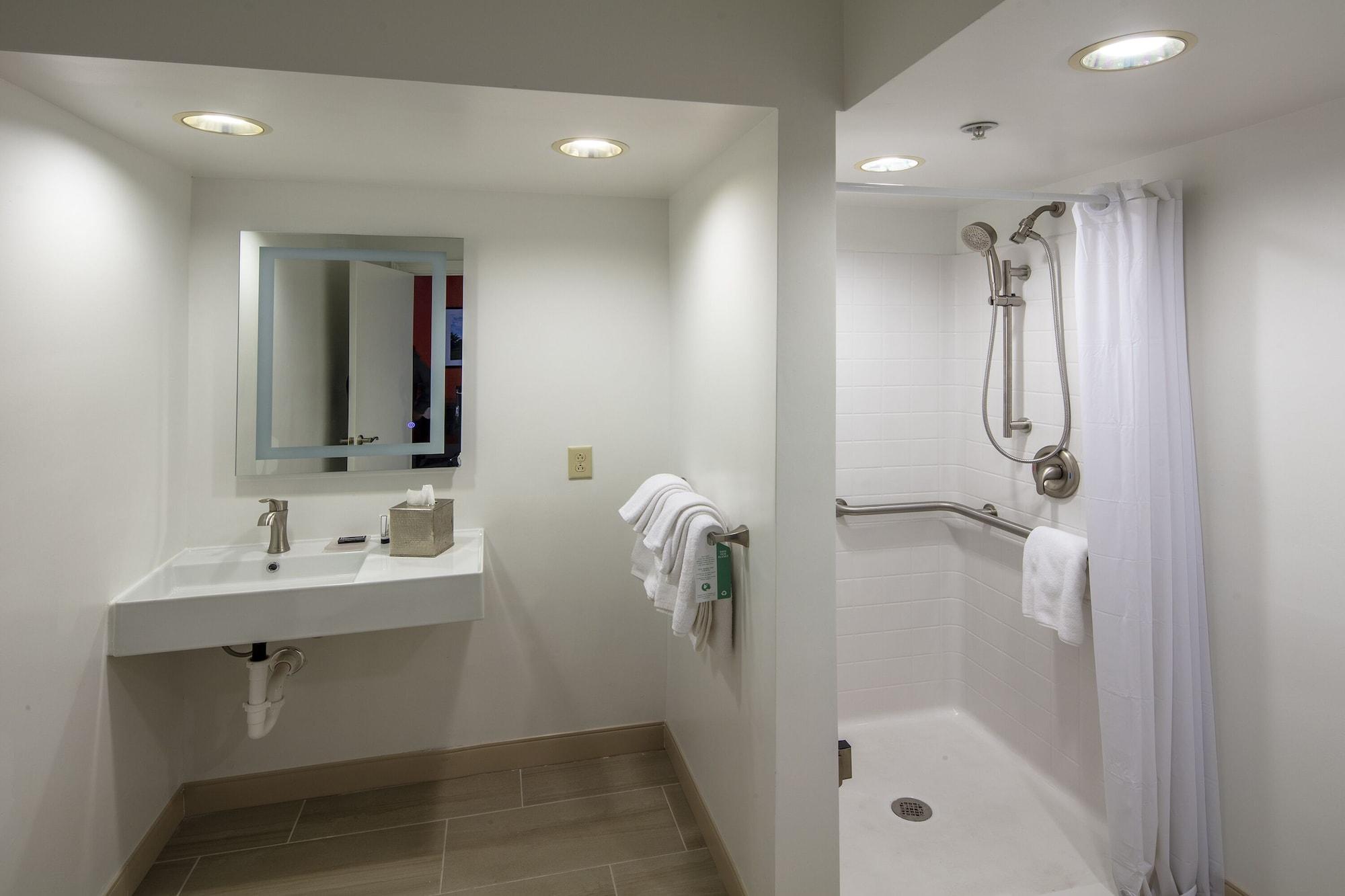 Collegian & Suites, Trademark Collection By Wyndham Hotel 4*