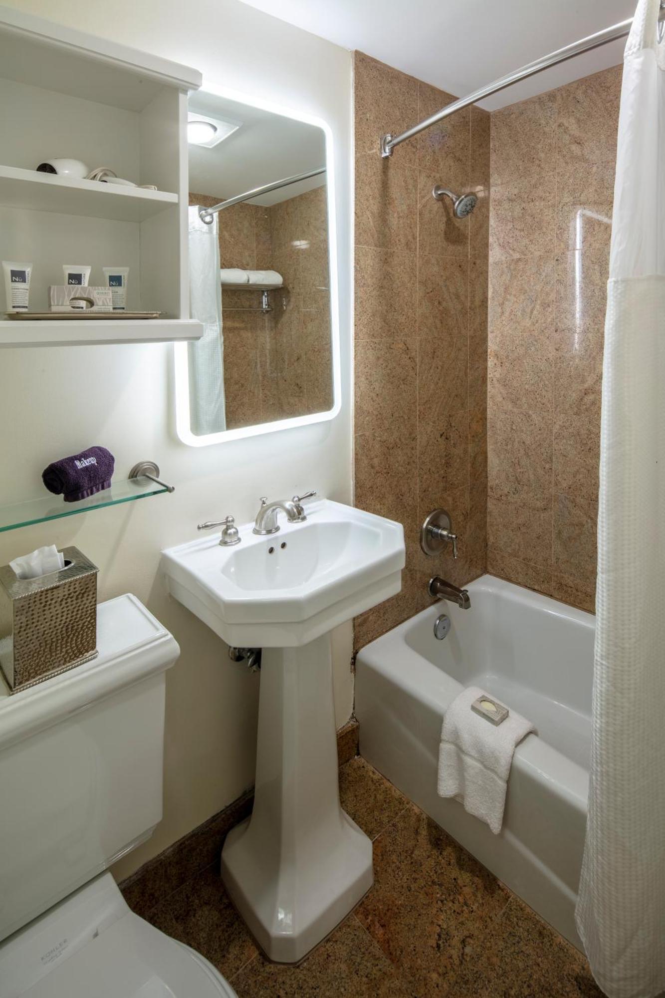 Collegian & Suites, Trademark Collection By Wyndham Hotel Syracuse