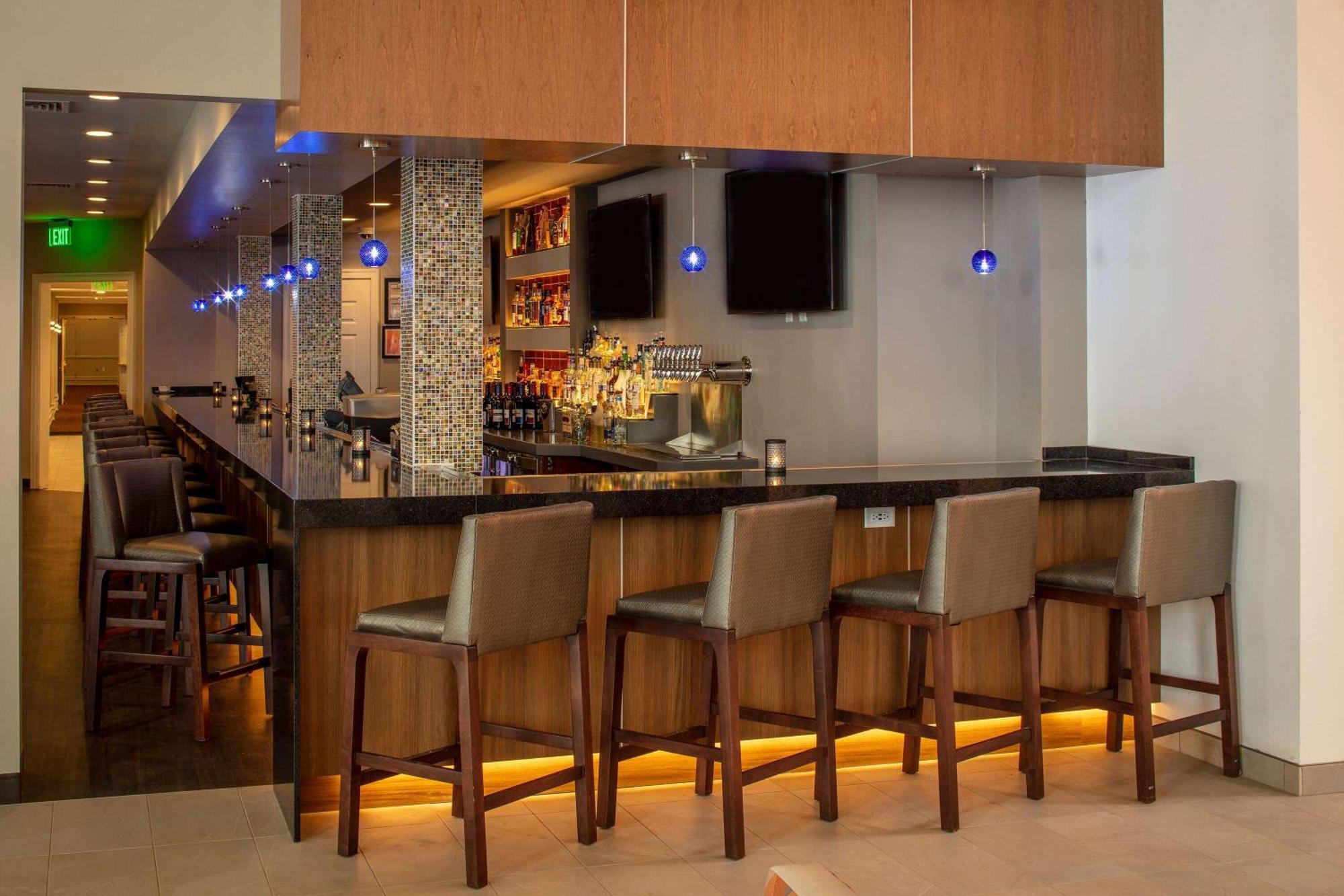 Collegian & Suites, Trademark Collection By Wyndham Syracuse