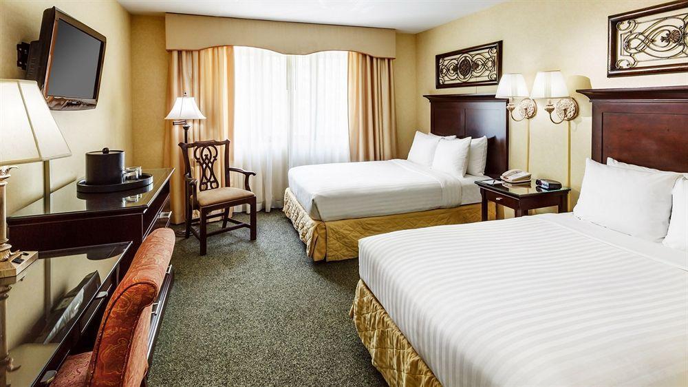 Hotel Collegian & Suites, Trademark Collection By Wyndham