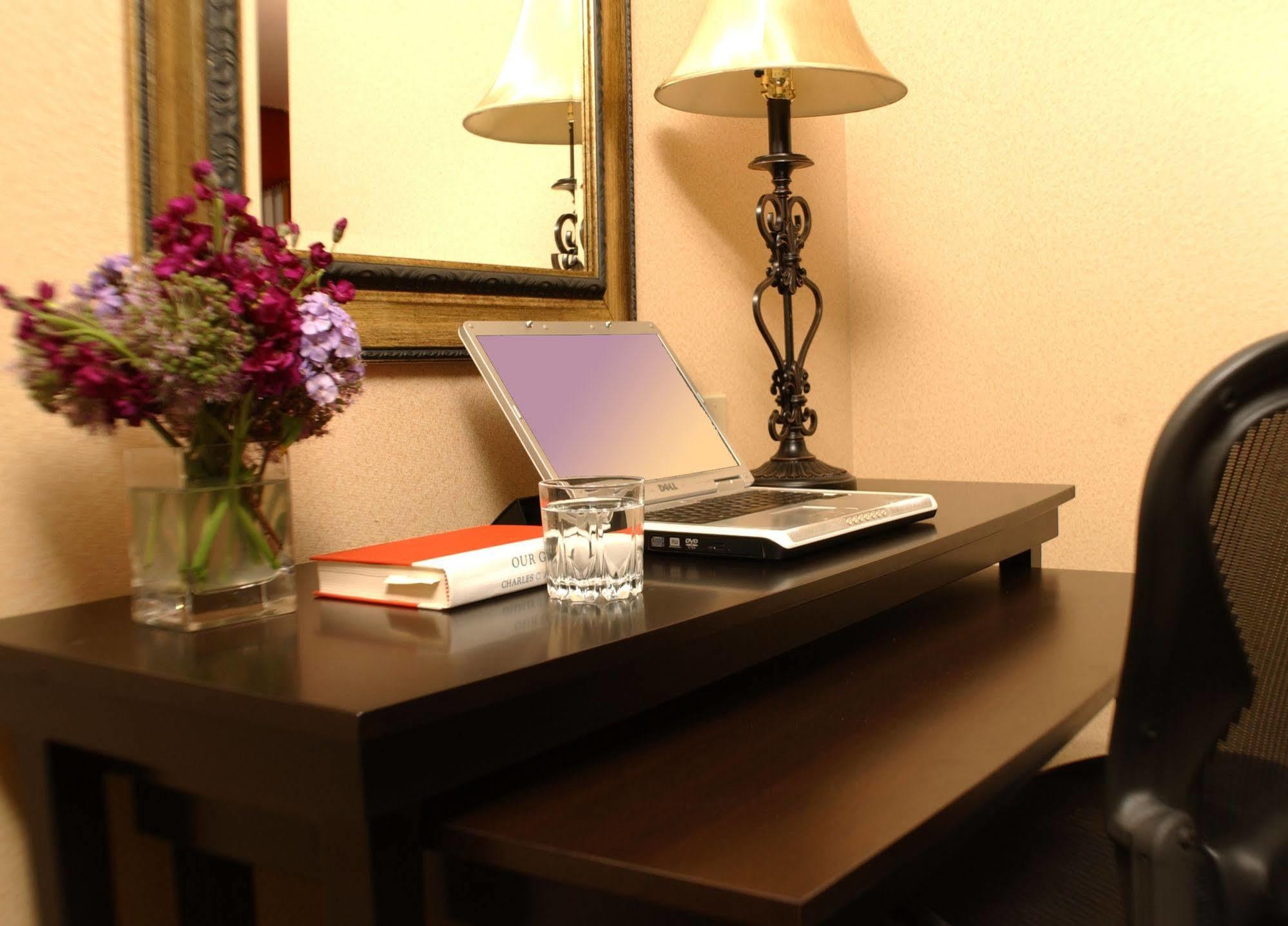 Collegian & Suites, Trademark Collection By Wyndham 4*