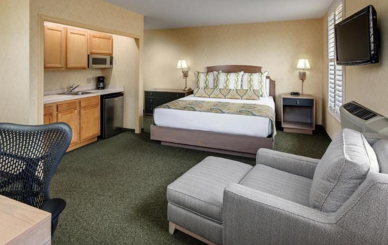 Collegian & Suites, Trademark Collection By Wyndham 4*